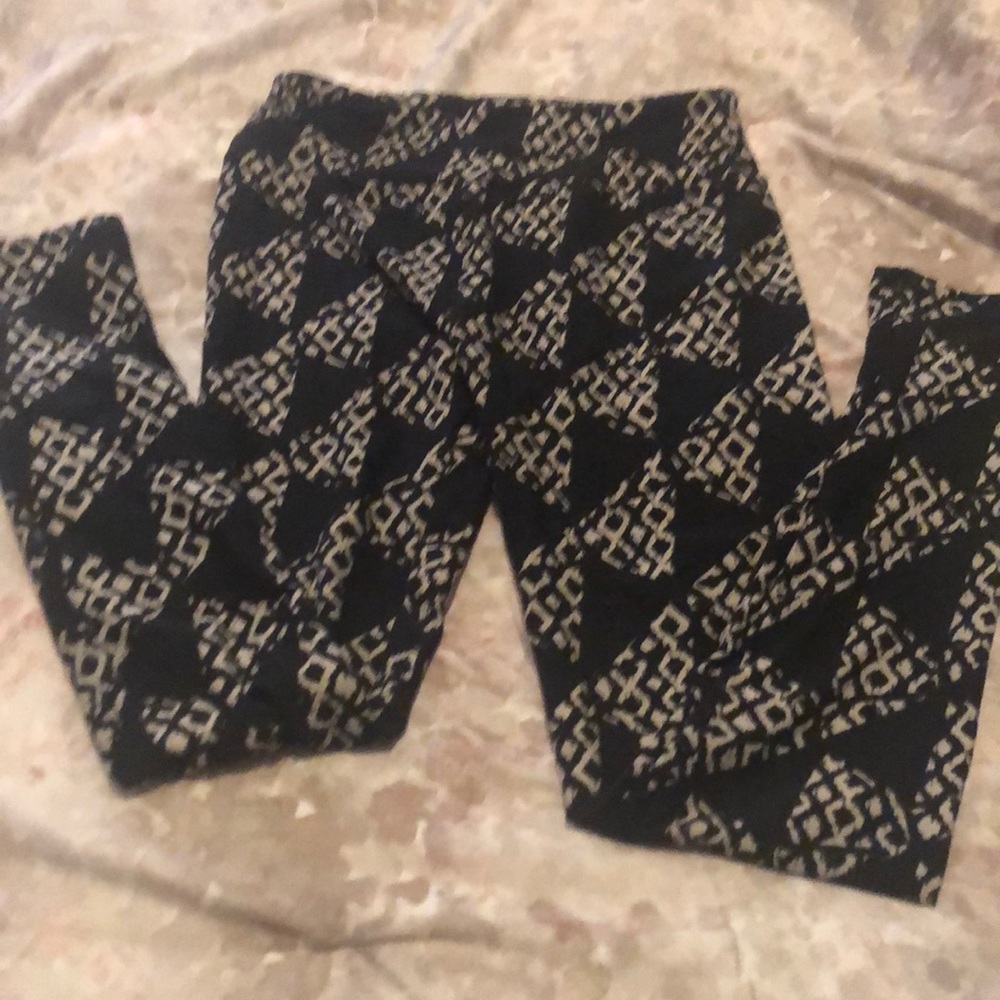 Black and cream OS lularoe leggings